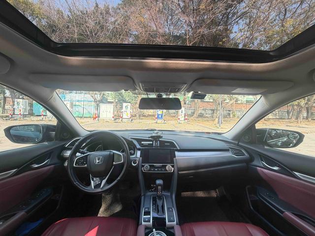 Honda Civic 2016 220TURBO CVT Luxury – фото 9