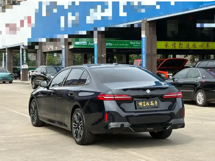 BMW 5 Series 2025 Model 525Li M Sports Set – фото 4