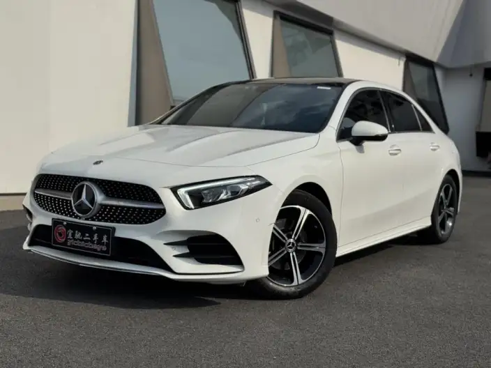 Mercedes-Benz A-class 2022 Model Facelift II A 200 L Sports sedan Fashion Edition – фото 1