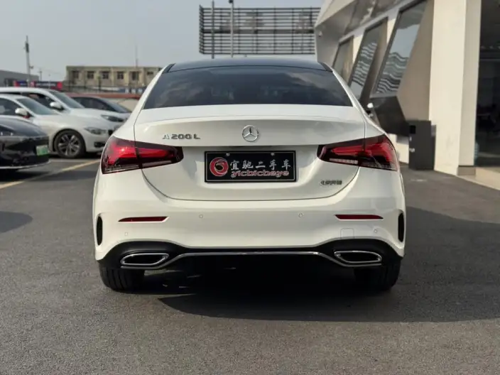 Mercedes-Benz A-class 2022 Model Facelift II A 200 L Sports sedan Fashion Edition – фото 4