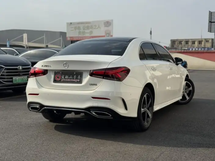 Mercedes-Benz A-class 2022 Model Facelift II A 200 L Sports sedan Fashion Edition – фото 5