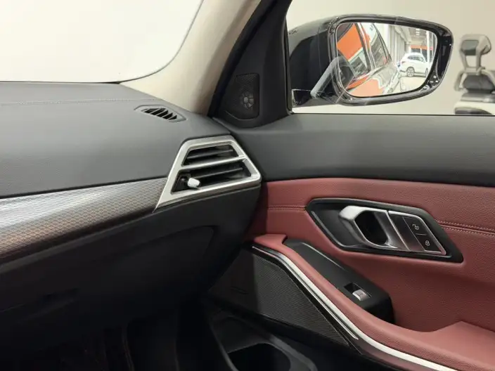 BMW 3 Series 2025 Model 330Li M Sports Night Set – фото 7