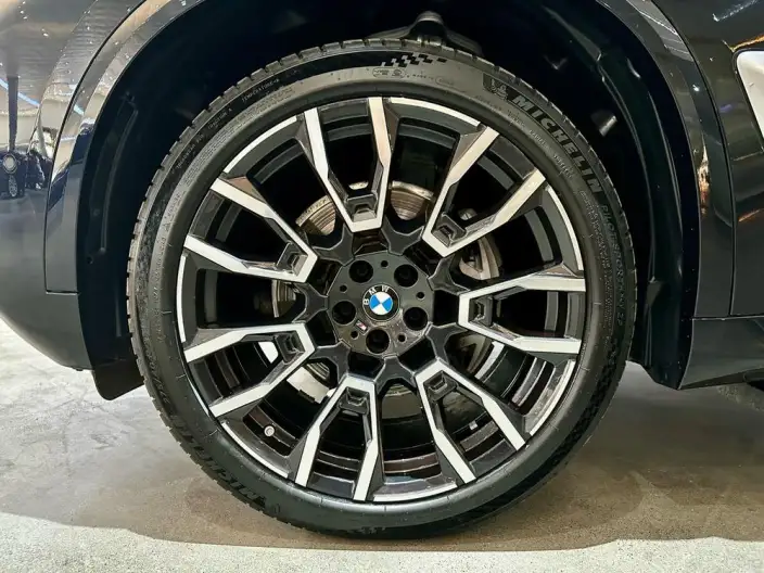 BMW X5 2023 Model xDrive40Li M Sports Set – фото 10