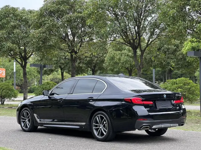 BMW 5 Series 2021 Model 525Li M Sports Set – фото 4