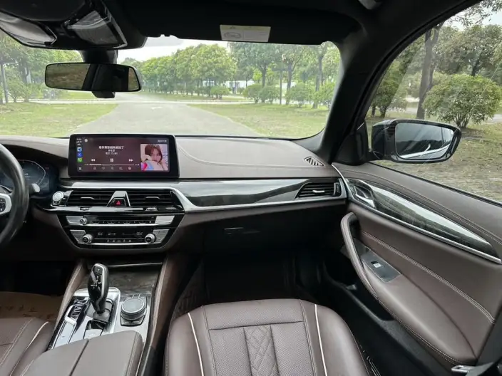 BMW 5 Series 2021 Model 525Li M Sports Set – фото 8