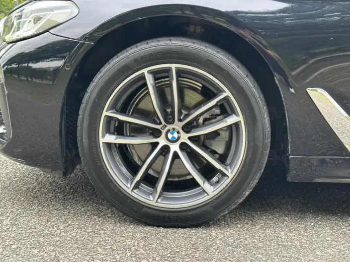 BMW 5 Series 2021 Model 525Li M Sports Set – фото 10