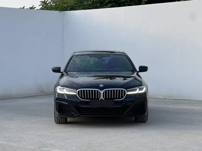 BMW 5 Series 2022 Model 530Li Leading Model M Sports Set – фото 2