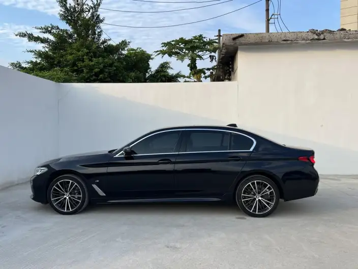 BMW 5 Series 2022 Model 530Li Leading Model M Sports Set – фото 3