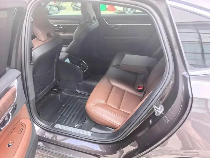 Volvo S90 2022 Model B5 Smart Range Deluxe Edition – фото 8
