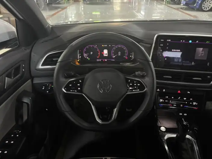 Volkswagen T-Roc 2023 Model 300TSI DSG Chenguang Edition – фото 7
