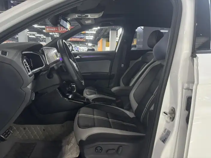 Volkswagen T-Roc 2023 Model 300TSI DSG Chenguang Edition – фото 8