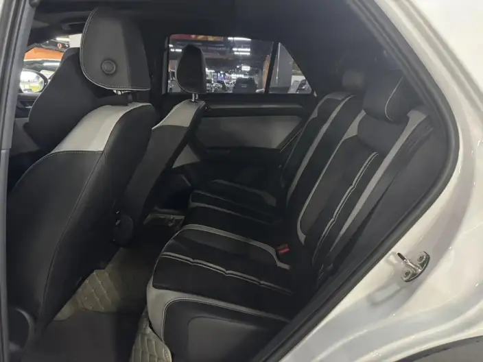 Volkswagen T-Roc 2023 Model 300TSI DSG Chenguang Edition – фото 9