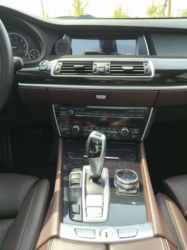 BMW 5 Series Gran Turismo 2014 модификация 528i Luxury – фото 15