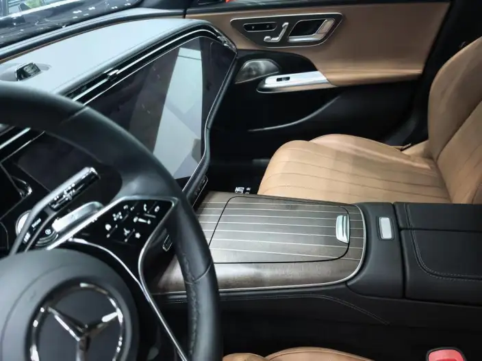 Mercedes-Benz E-Class 2024 Model E 300 L Luxury Model sedan – фото 7