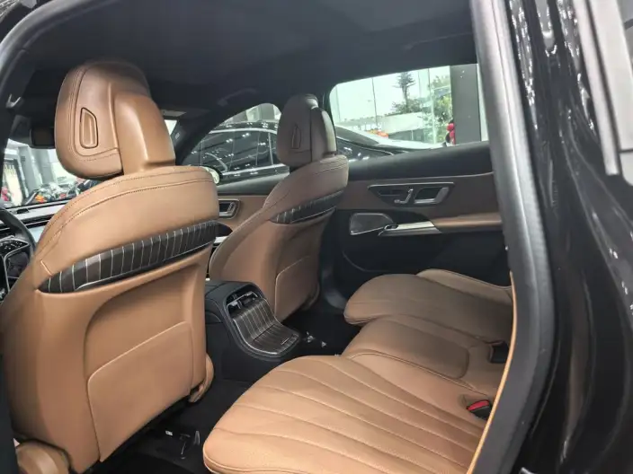Mercedes-Benz E-Class 2024 Model E 300 L Luxury Model sedan – фото 10