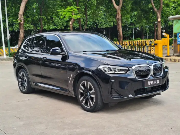 BMW iX3 2022 Model Facelift Leading Model – фото 3