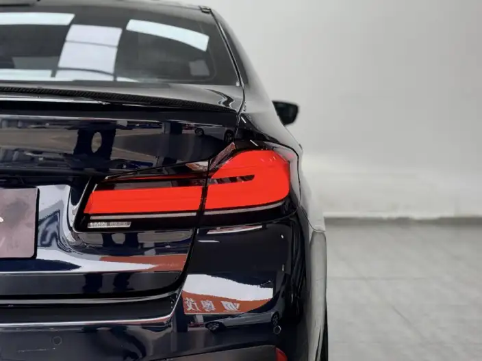 BMW 5 Series 2023 Model 530Li Leading Model M Sports Set – фото 7