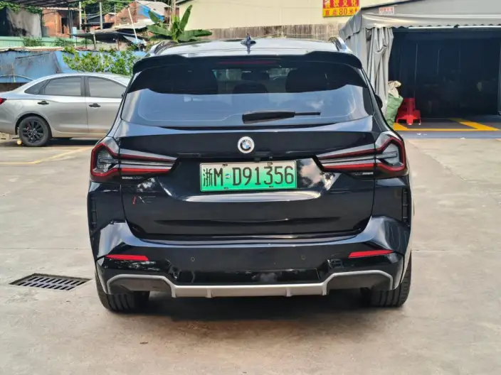 BMW iX3 2024 Model Leading Model – фото 5
