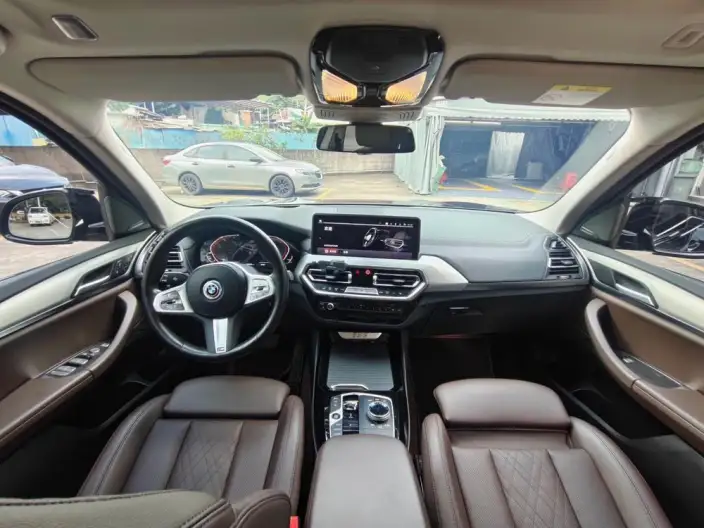 BMW iX3 2024 Model Leading Model – фото 7