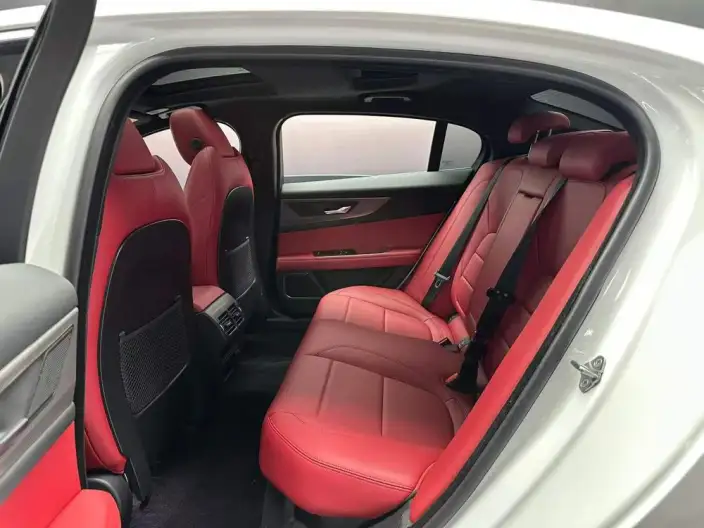 Jaguar XE L 2022 Model 2.0T 250PS R-DYNAMIC S Enterprising Sports Edition – фото 8