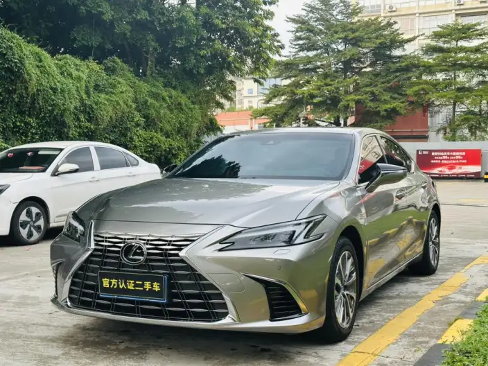 Lexus ES 2025 Model 300h Premium