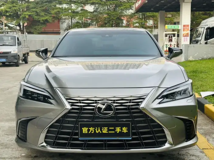Lexus ES 2025 Model 300h Premium
