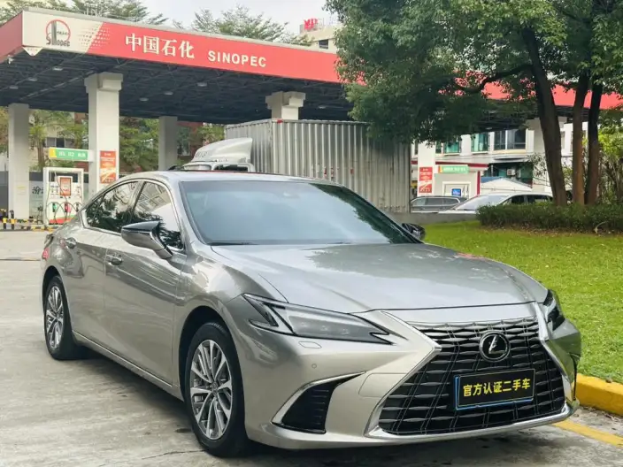 Lexus ES 2025 Model 300h Premium