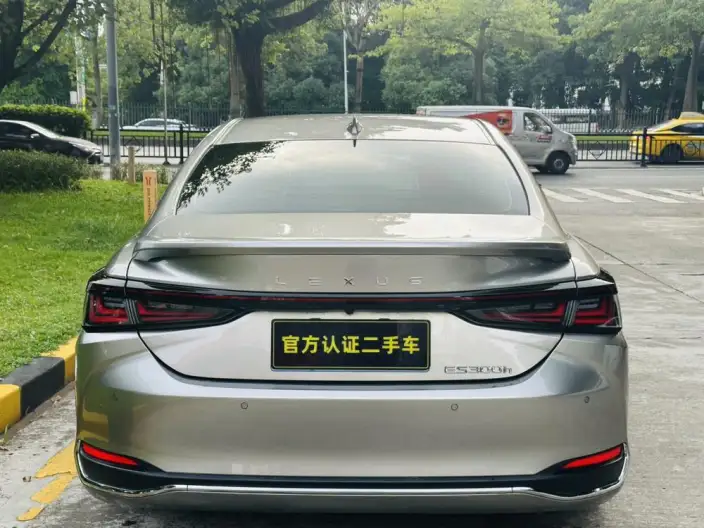 Lexus ES 2025 Model 300h Premium – фото 5