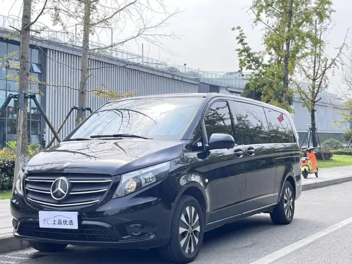 Viano 2023 Model 2.0T Elite Edition 7 seat – фото 1