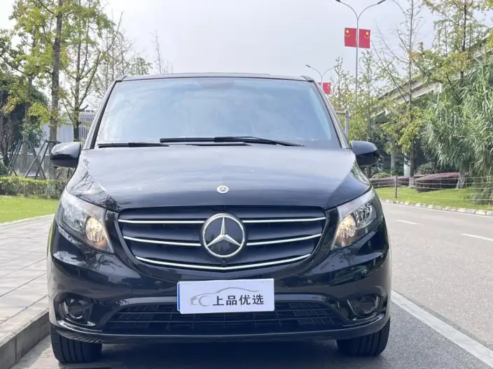 Viano 2023 Model 2.0T Elite Edition 7 seat – фото 2