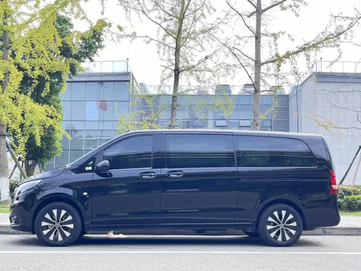 Viano 2023 Model 2.0T Elite Edition 7 seat – фото 4