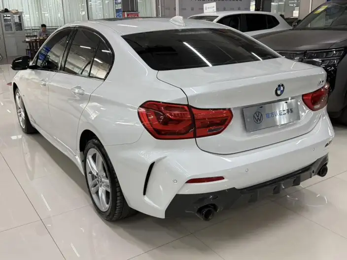 BMW 1 Series 2021 Model 120i M Sports Night Edition – фото 4