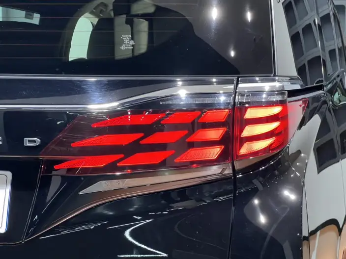 Elfa 2023 Model 2.5L Intelligent Hybrid 4WD Premium Edition – фото 6