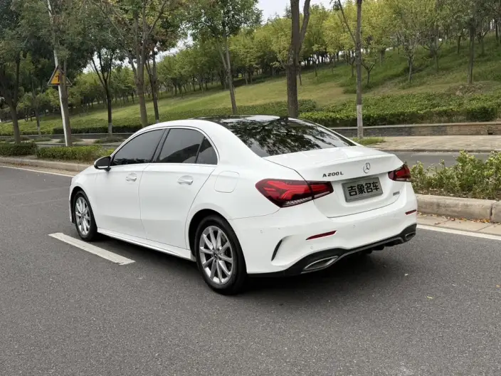 Mercedes-Benz A-class 2020 Model A 200 L Sports sedan – фото 4