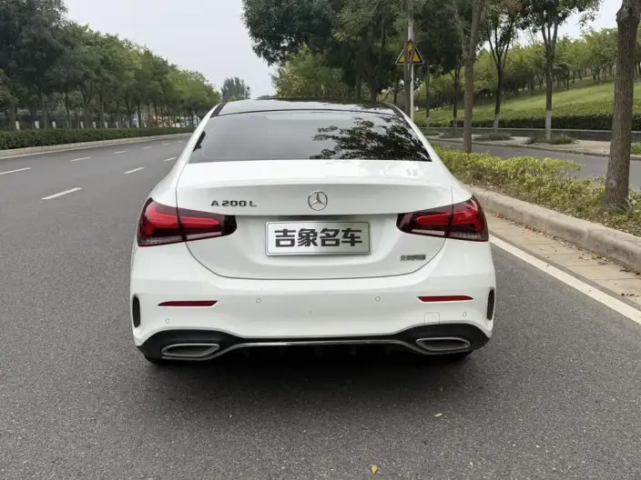 Mercedes-Benz A-class 2020 Model A 200 L Sports sedan – фото 5