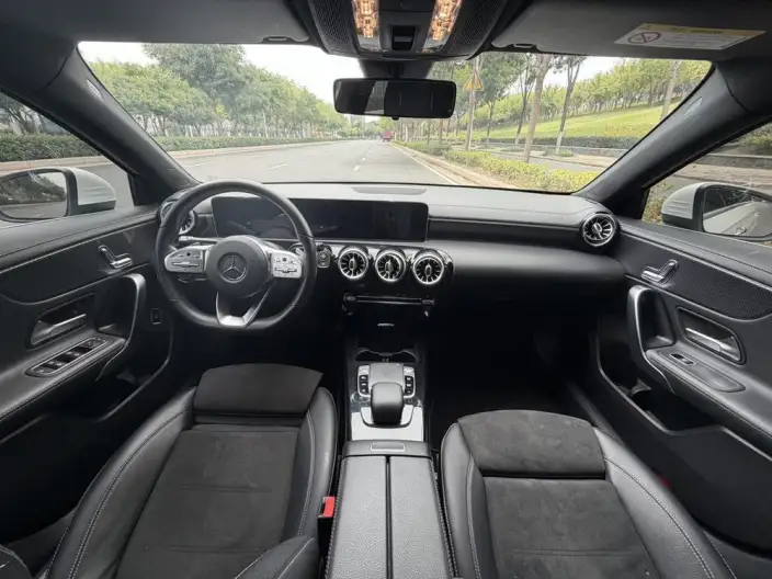 Mercedes-Benz A-class 2020 Model A 200 L Sports sedan – фото 8