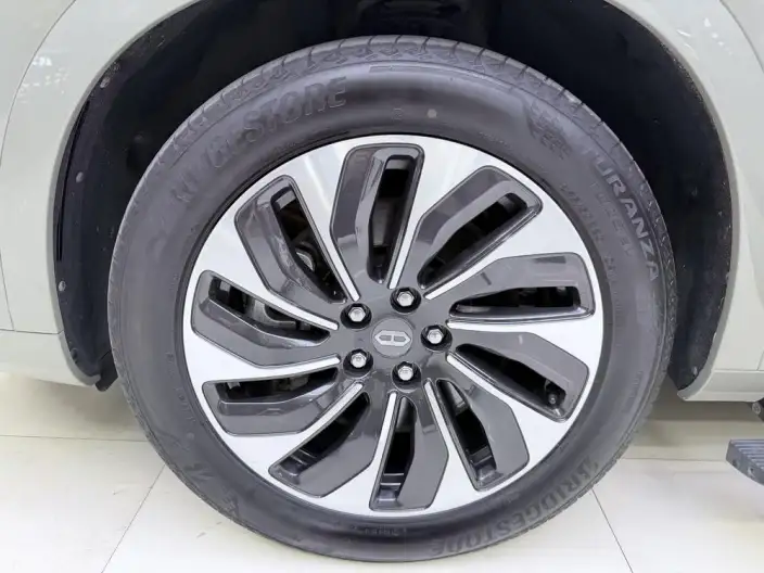 Aito M7 2022 Model 2WD Comfort Edition – фото 7