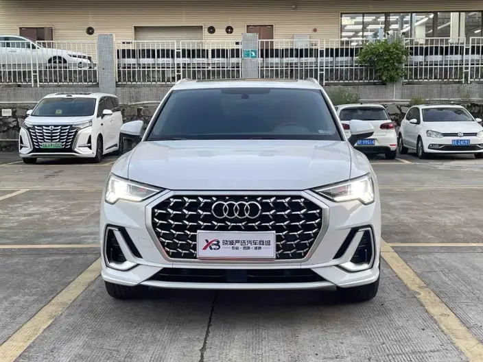 AUDI Q3 2024 Model 35 TFSI Fashion Dynamic Model