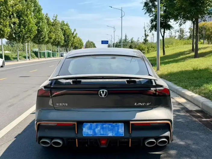 Changan UNI-V 2023 Model 1.5T Sports Edition – фото 5