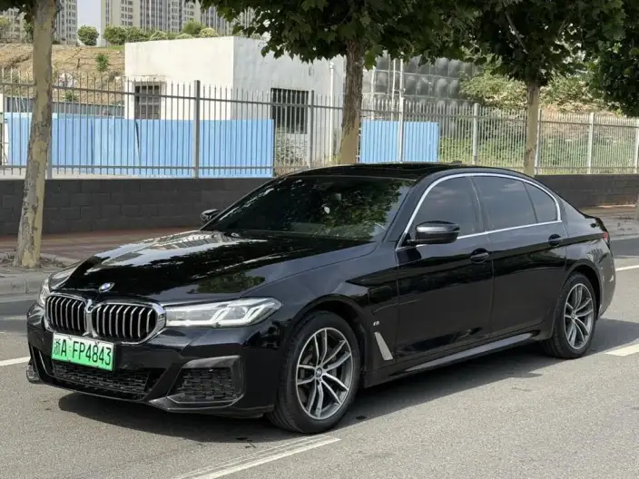 BMW 5 Series PHEV 2022 Model 535Le Luxury Set – фото 1