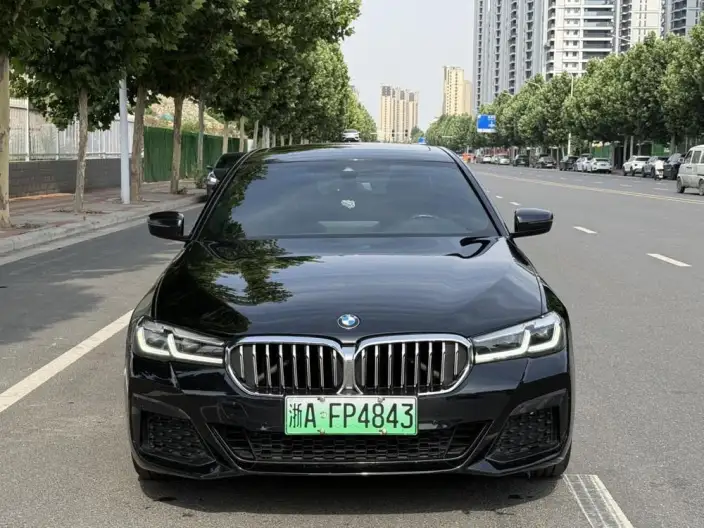 BMW 5 Series PHEV 2022 Model 535Le Luxury Set – фото 2