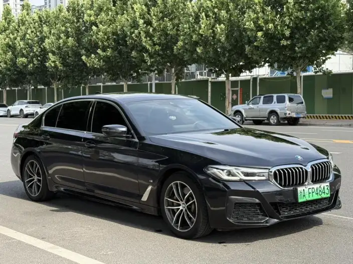 BMW 5 Series PHEV 2022 Model 535Le Luxury Set – фото 3