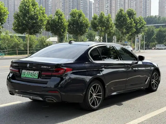 BMW 5 Series PHEV 2022 Model 535Le Luxury Set – фото 6