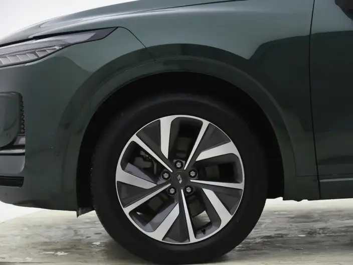 Li Auto ONE 2021 Model Extended Range 6 seat Edition – фото 8
