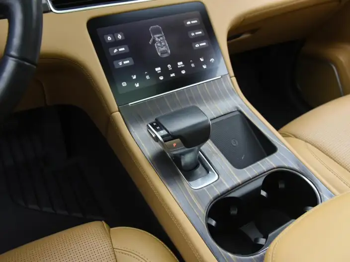 Li Auto ONE 2021 Model Extended Range 6 seat Edition – фото 10