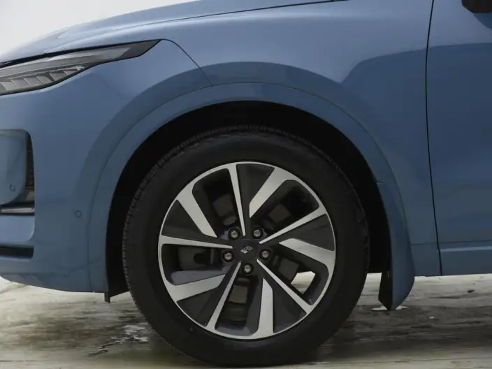 Li Auto ONE 2021 Model Extended Range 6 seat Edition – фото 10