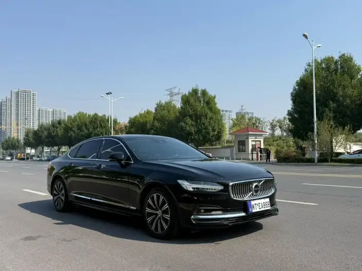 Volvo S90 2021 Model B5 Smart Range Deluxe Edition