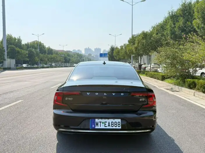 Volvo S90 2021 Model B5 Smart Range Deluxe Edition – фото 5