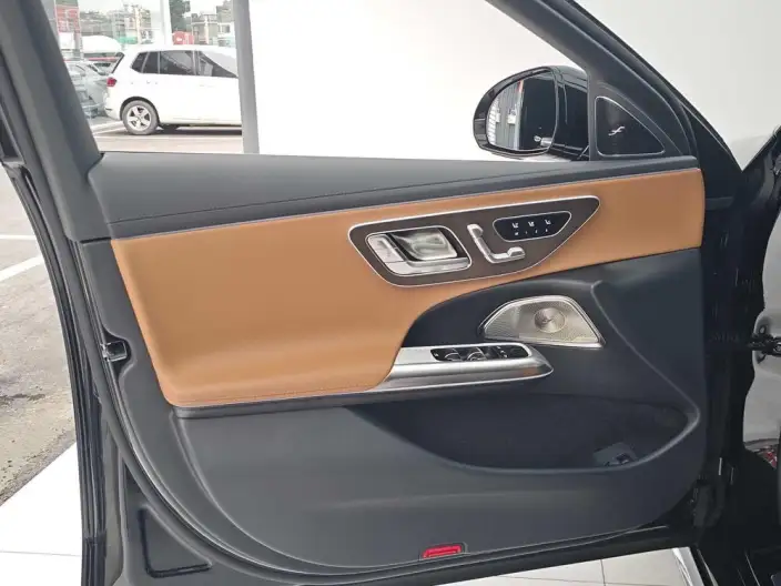 Mercedes-Benz E-Class 2025 Model E 300 L Luxury Model sedan – фото 8