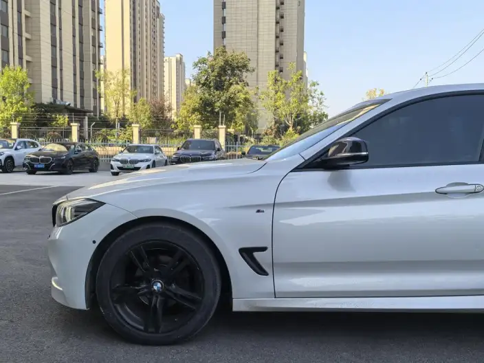 BMW 3 Series Gran Turismo 2020 Model 320i M Sports Night Edition – фото 8